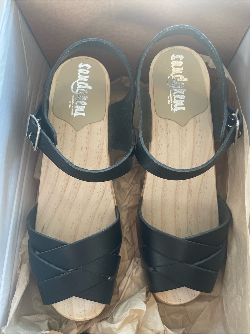 Sandgrens Black Leather Cross-Strap Women’s Sandals Size 39 Brand New with Box